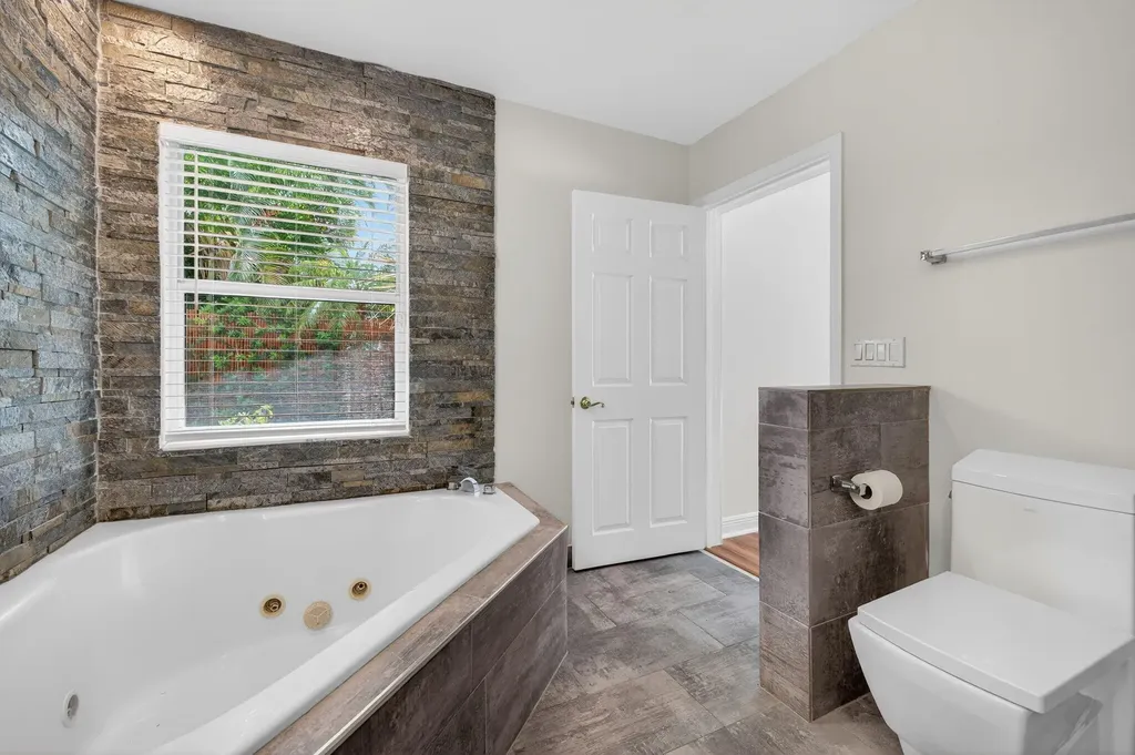 2808 NE 22nd Street Fort Lauderdale FL 33305