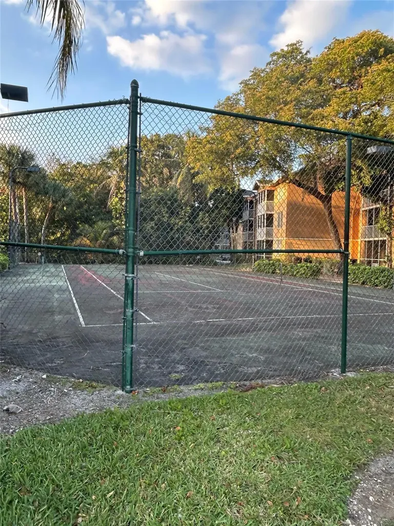 4045 Mcnab Road Pompano Beach FL 33069
