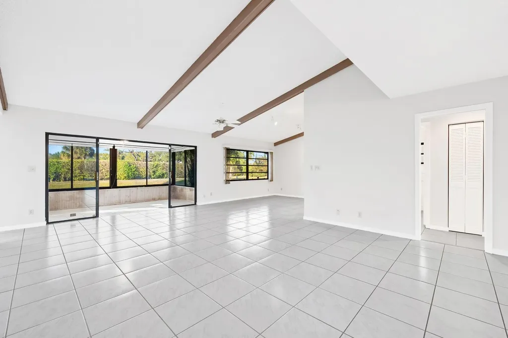 6053 Petaluma Drive Boca Raton FL 33433