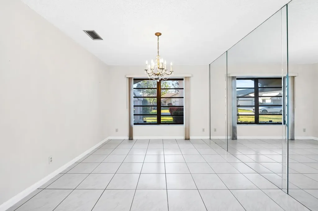 6053 Petaluma Drive Boca Raton FL 33433