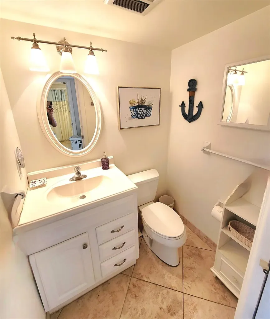 3200 NE 7th Court Pompano Beach FL 33062