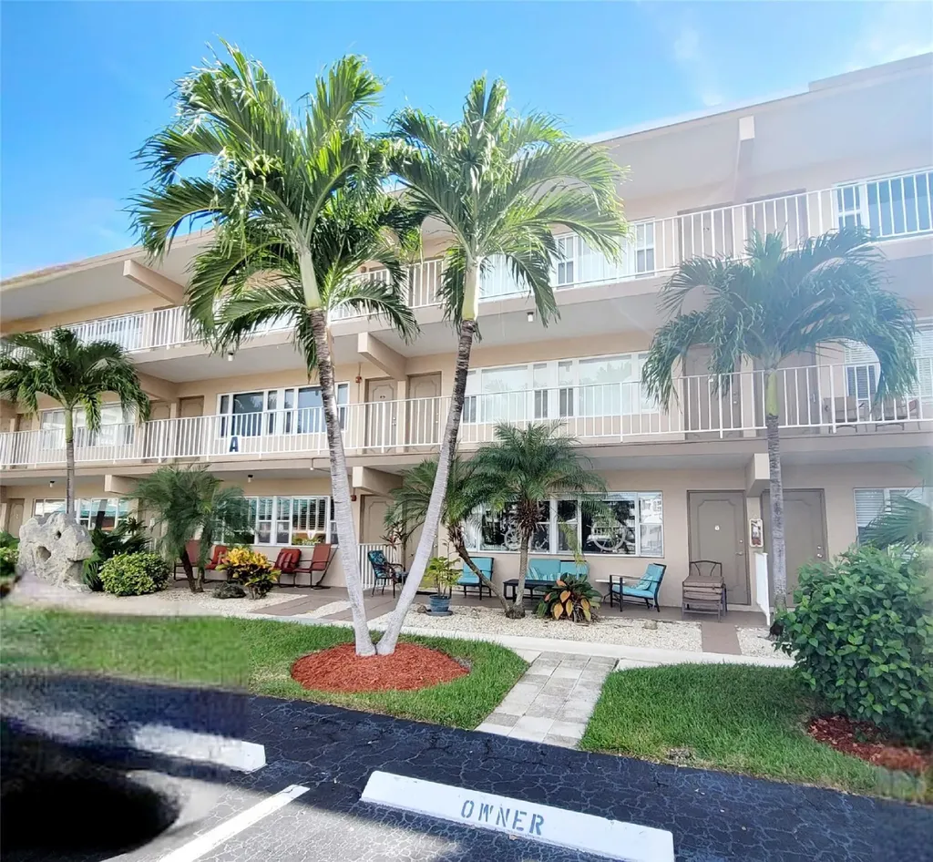 3200 NE 7th Court Pompano Beach FL 33062