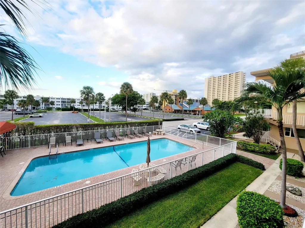 3200 NE 7th Court Pompano Beach FL 33062