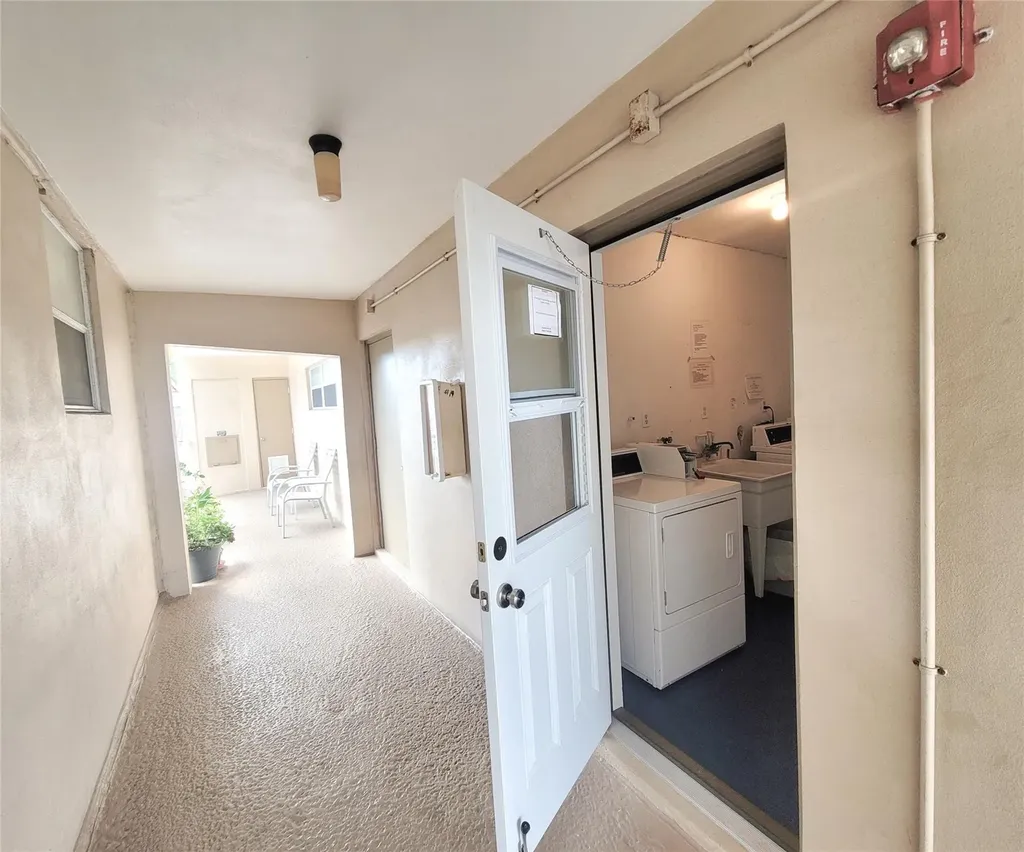 3200 NE 7th Court Pompano Beach FL 33062