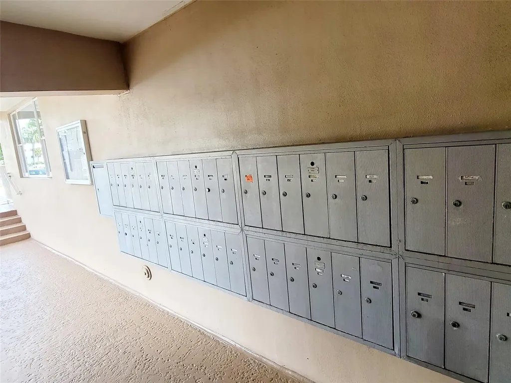 3200 NE 7th Court Pompano Beach FL 33062