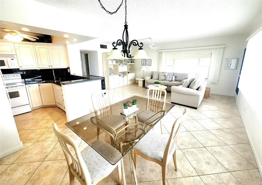 3200 NE 7th Court Pompano Beach FL 33062