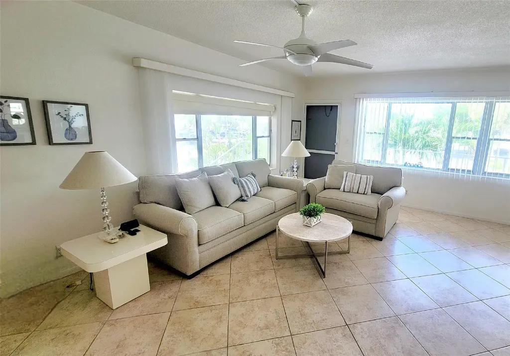 3200 NE 7th Court Pompano Beach FL 33062