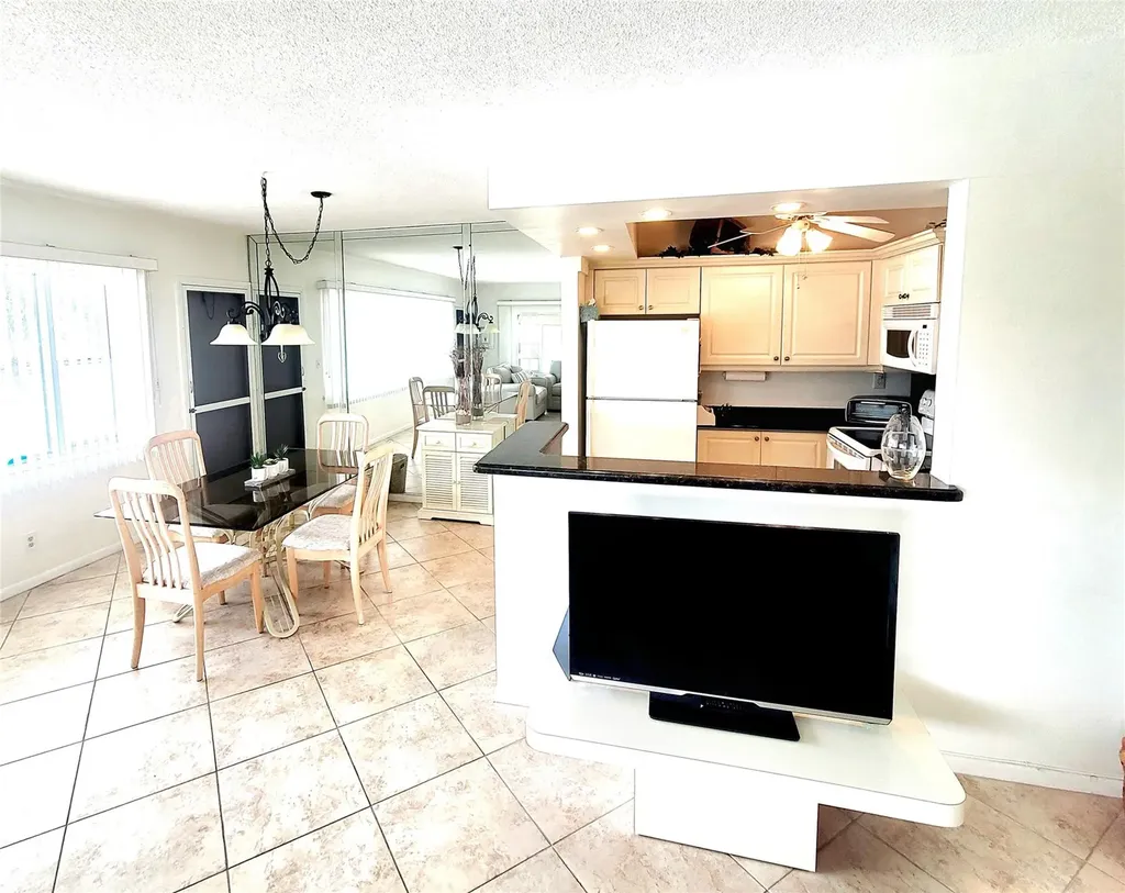 3200 NE 7th Court Pompano Beach FL 33062