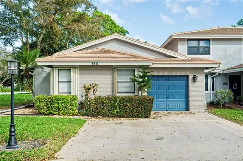 742 N Shore Drive Deerfield Beach FL 33442