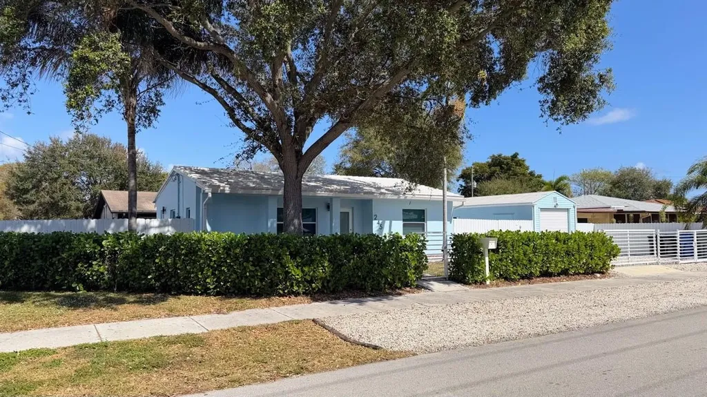 245 SW 20th Street Fort Lauderdale FL 33315