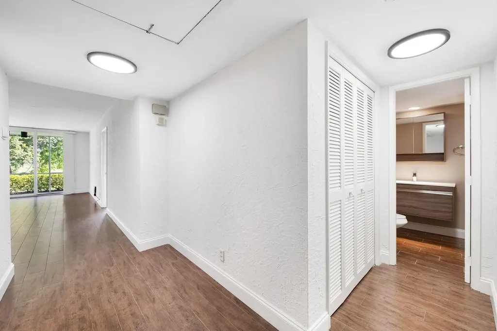 2851 S Palm Aire Drive Pompano Beach FL 33069
