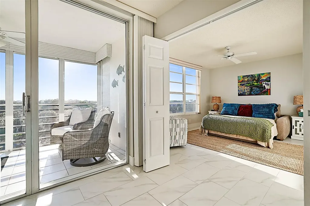 575 Oaks Lane Pompano Beach FL 33069
