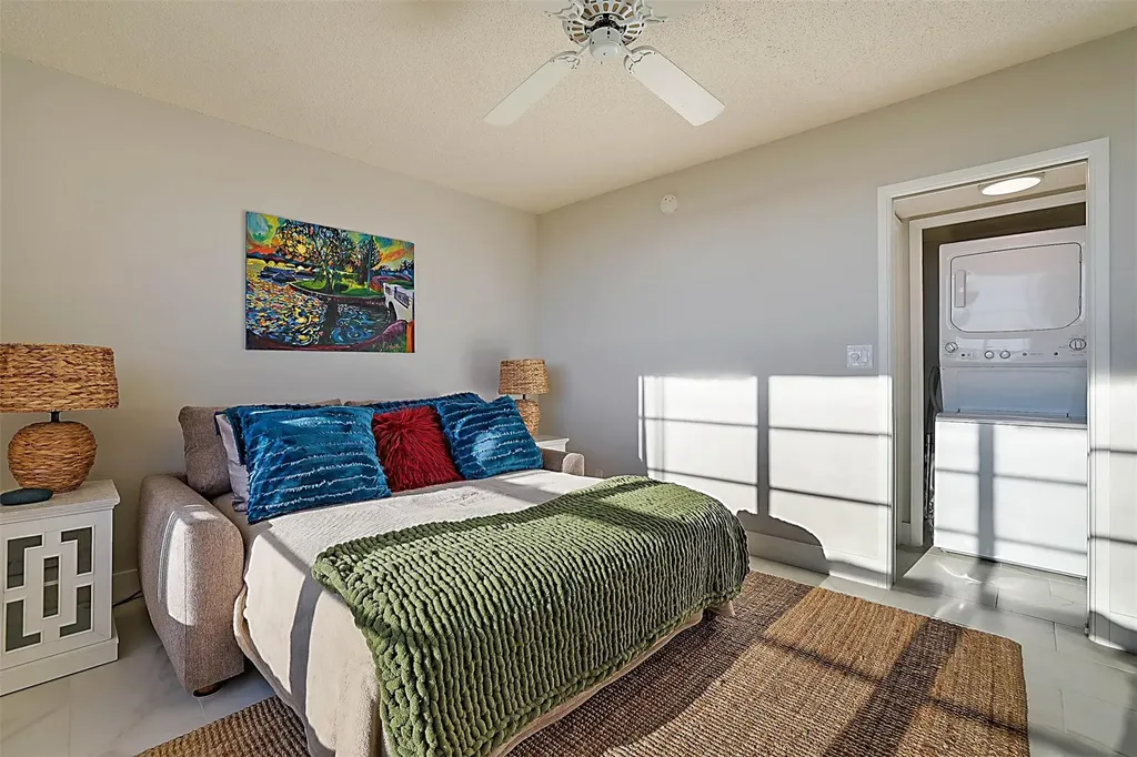 575 Oaks Lane Pompano Beach FL 33069