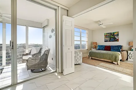 575 Oaks Lane Pompano Beach FL 33069