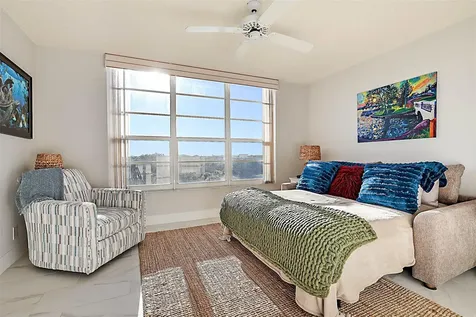 575 Oaks Lane Pompano Beach FL 33069