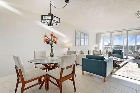 575 Oaks Lane Pompano Beach FL 33069