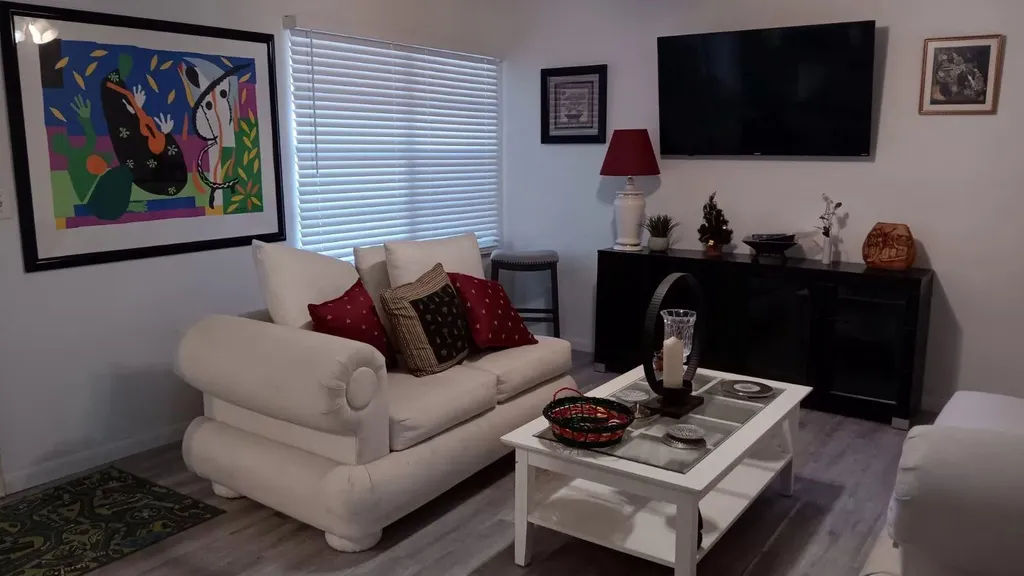 17090 NE 14th Avenue North Miami Beach FL 33162