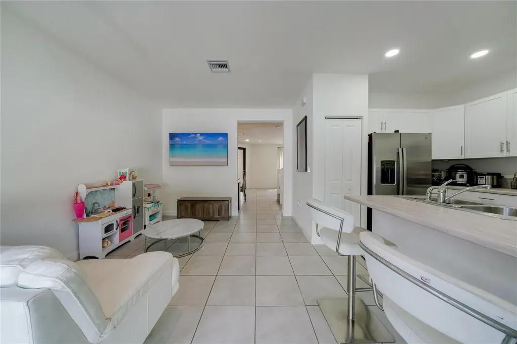 11392 W 34th Way Hialeah FL 33018