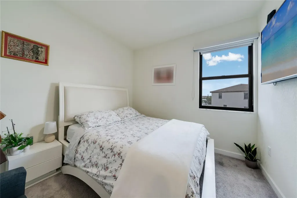11392 W 34th Way Hialeah FL 33018