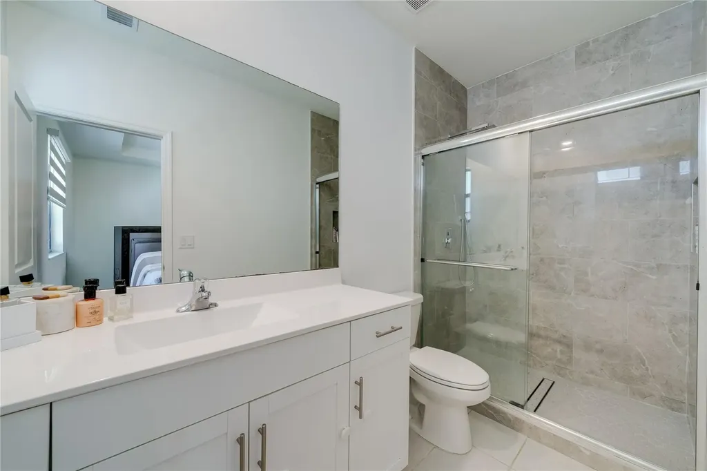 11392 W 34th Way Hialeah FL 33018