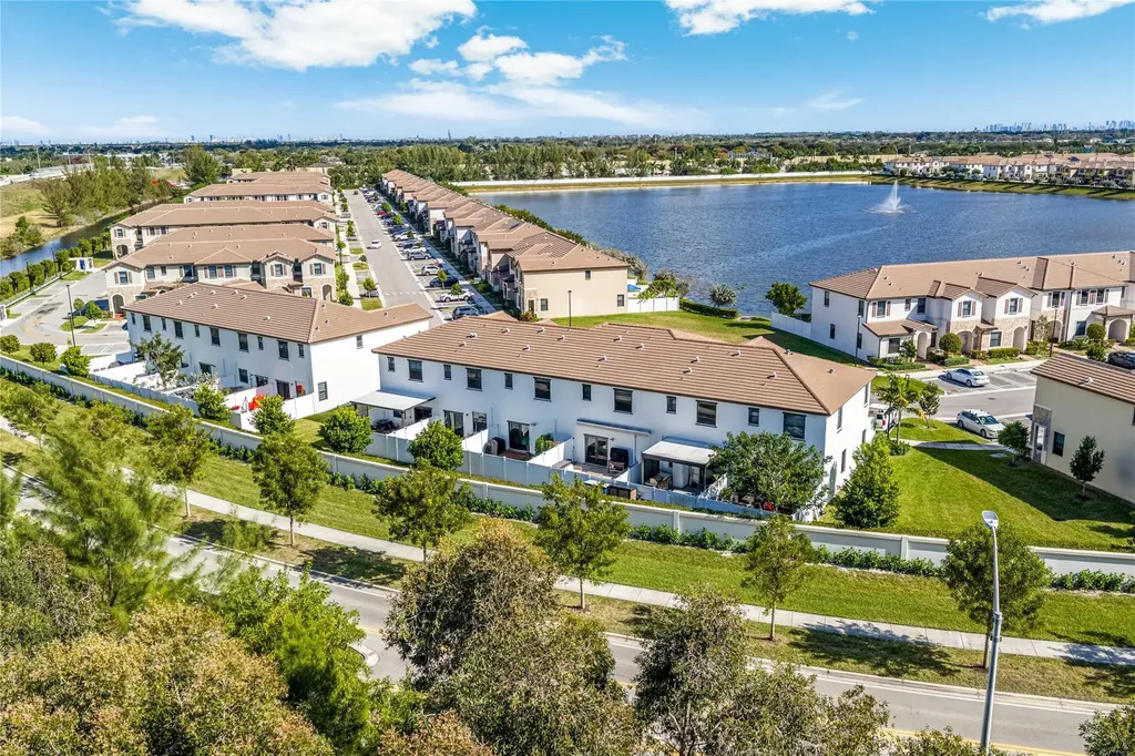 11392 W 34th Way Hialeah FL 33018