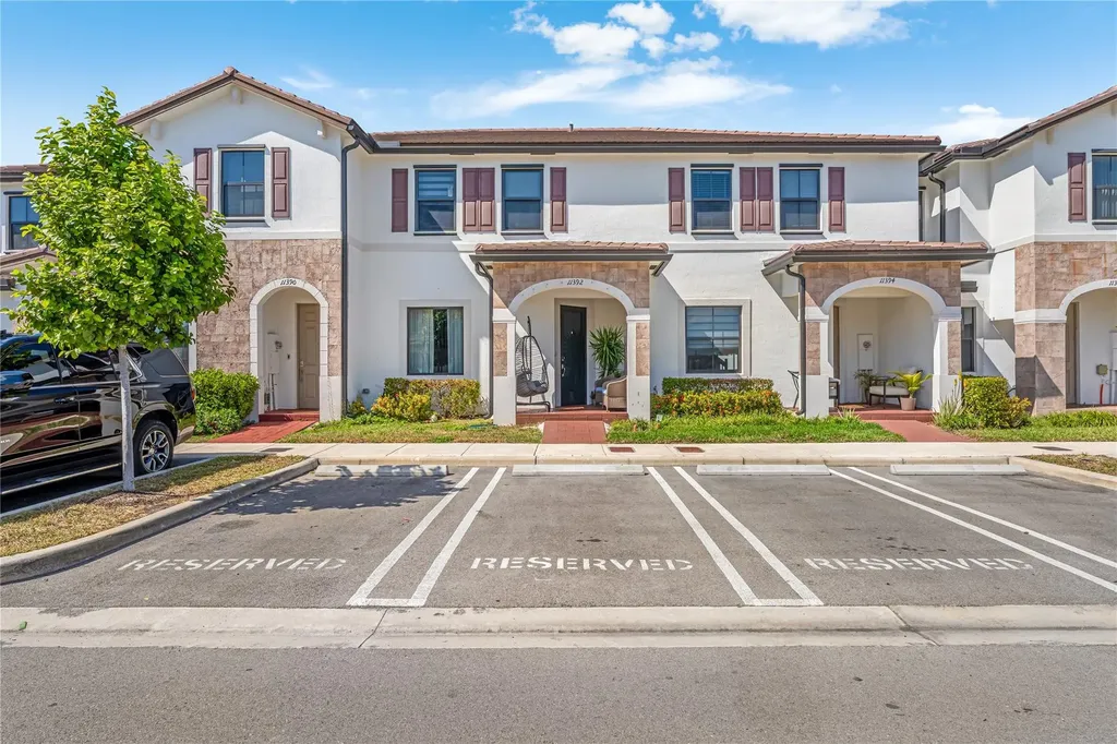 11392 W 34th Way Hialeah FL 33018
