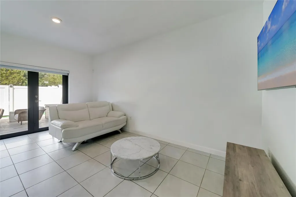 11392 W 34th Way Hialeah FL 33018