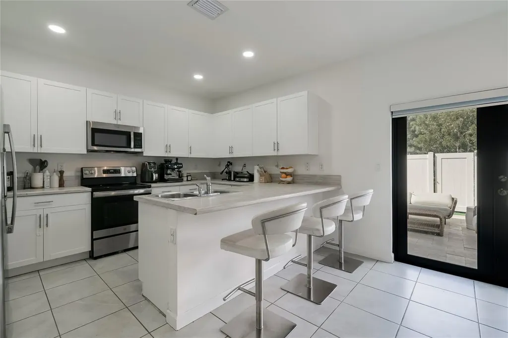 11392 W 34th Way Hialeah FL 33018