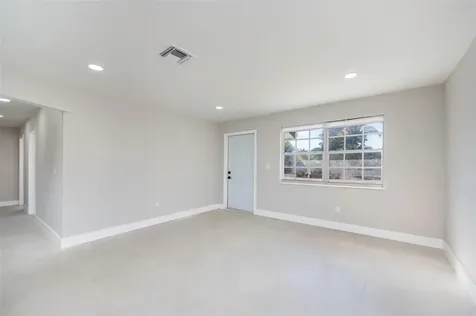 1161 NW 105th Terrace Miami FL 33150