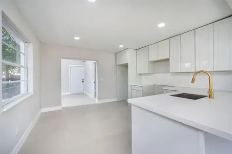 1161 NW 105th Terrace Miami FL 33150