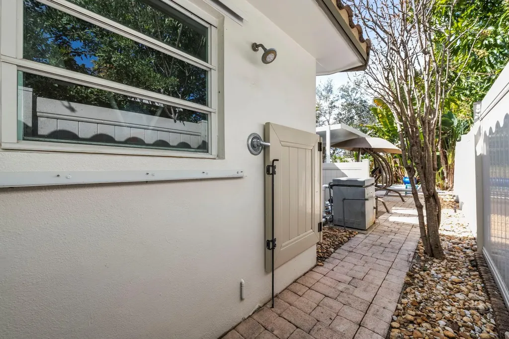 1815 N Victoria Park Road Fort Lauderdale FL 33305