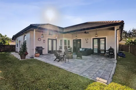16287 Mariposa Circle Pembroke Pines FL 33331
