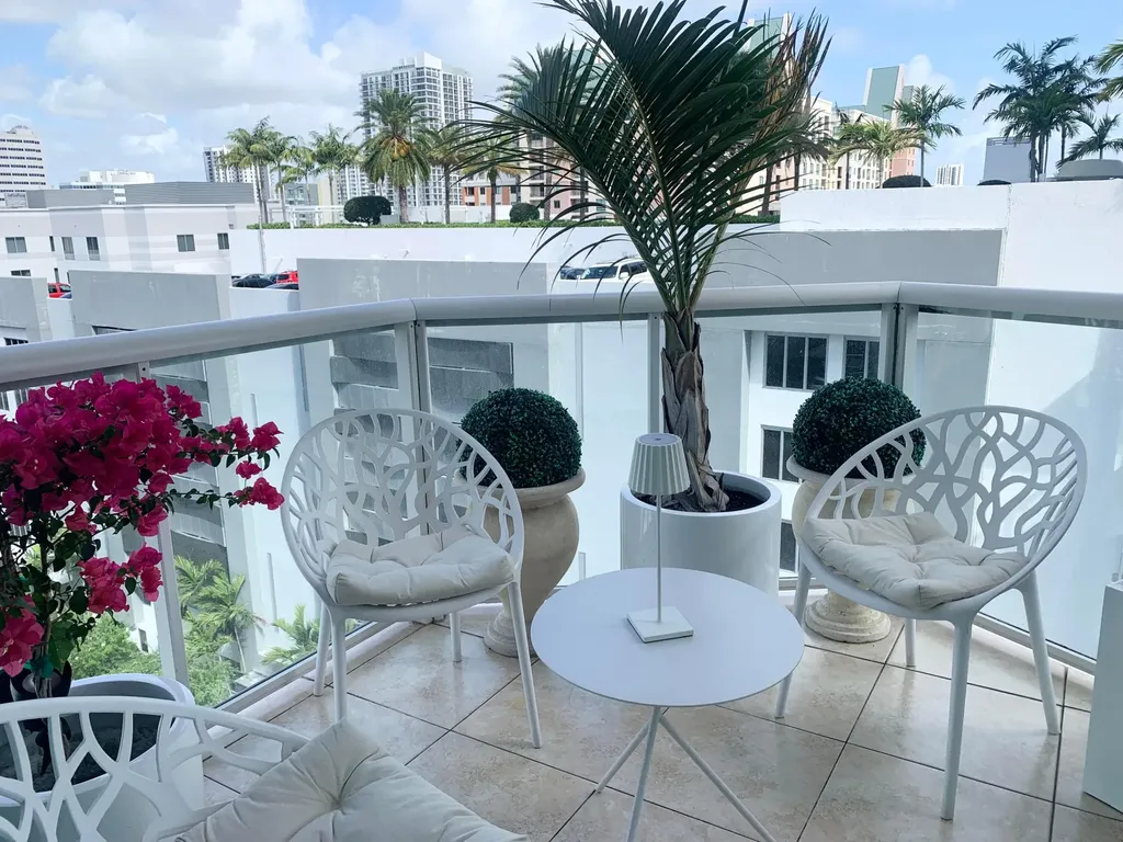 111 SE 8th Avenue Fort Lauderdale FL 33301
