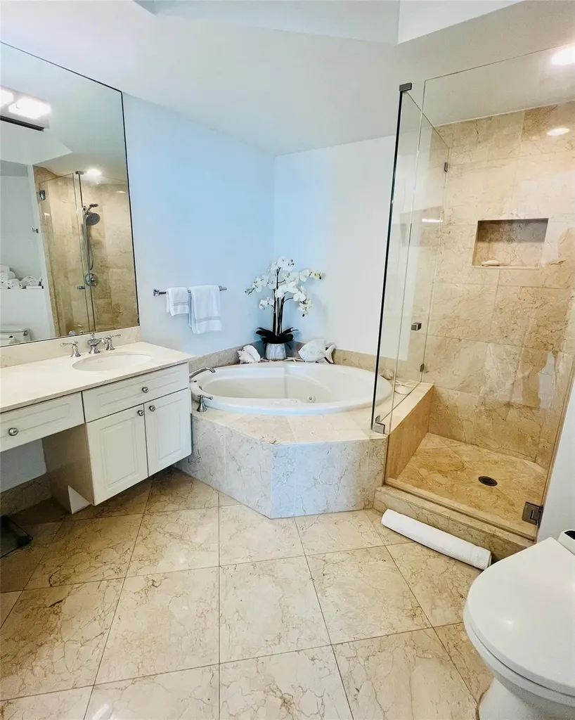 111 SE 8th Avenue Fort Lauderdale FL 33301