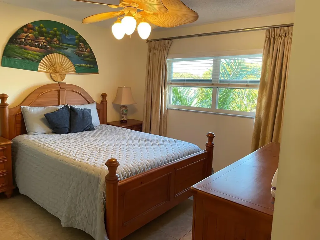 2520 NE 1st Court Boynton Beach FL 33435