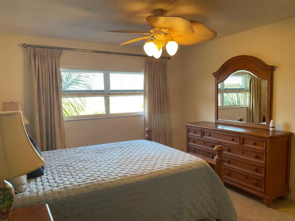 2520 NE 1st Court Boynton Beach FL 33435