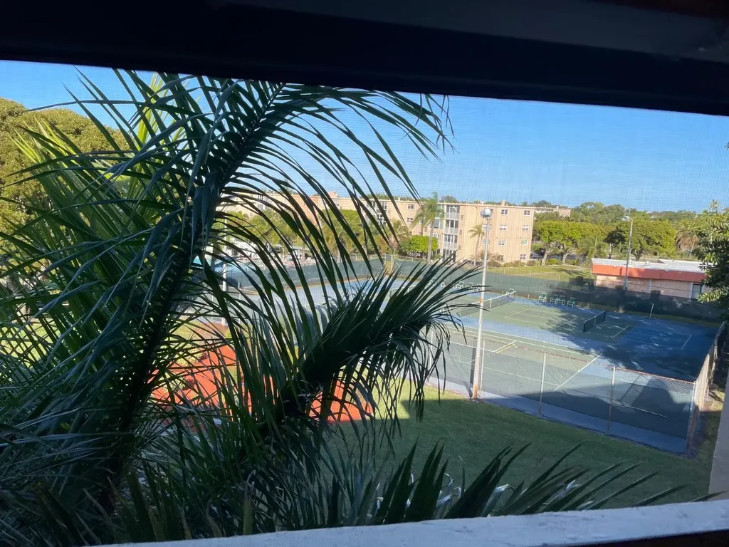 2520 NE 1st Court Boynton Beach FL 33435