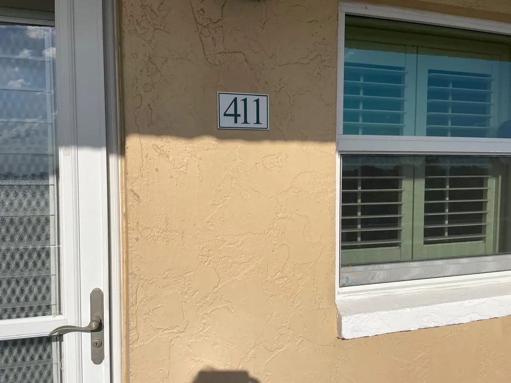 2520 NE 1st Court Boynton Beach FL 33435
