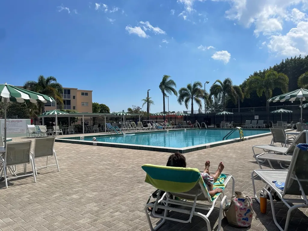 2520 NE 1st Court Boynton Beach FL 33435
