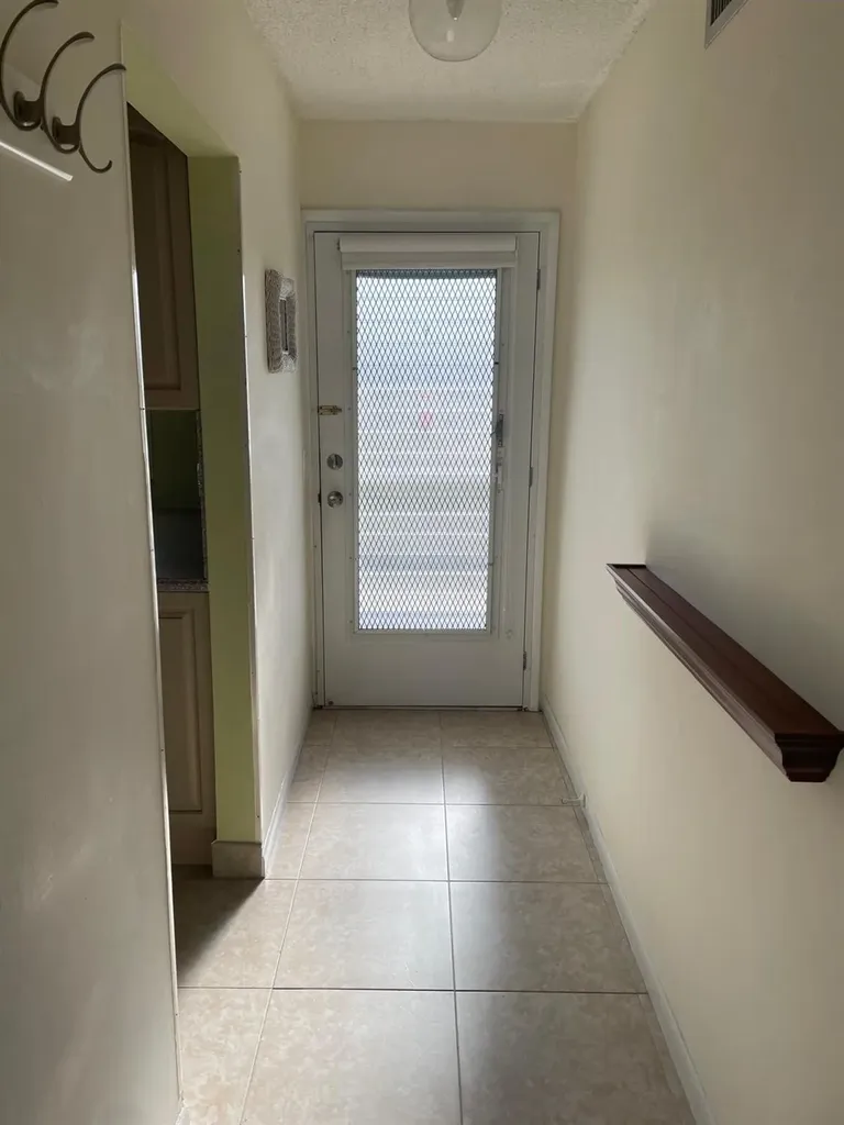 2520 NE 1st Court Boynton Beach FL 33435