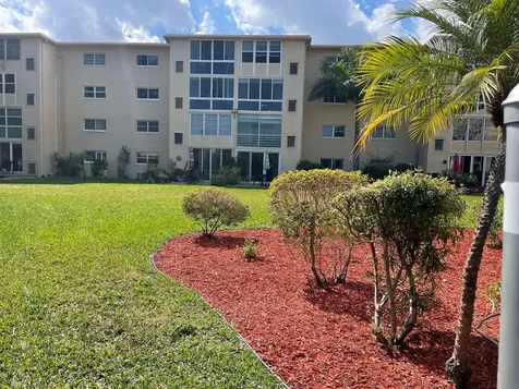 2520 NE 1st Court Boynton Beach FL 33435