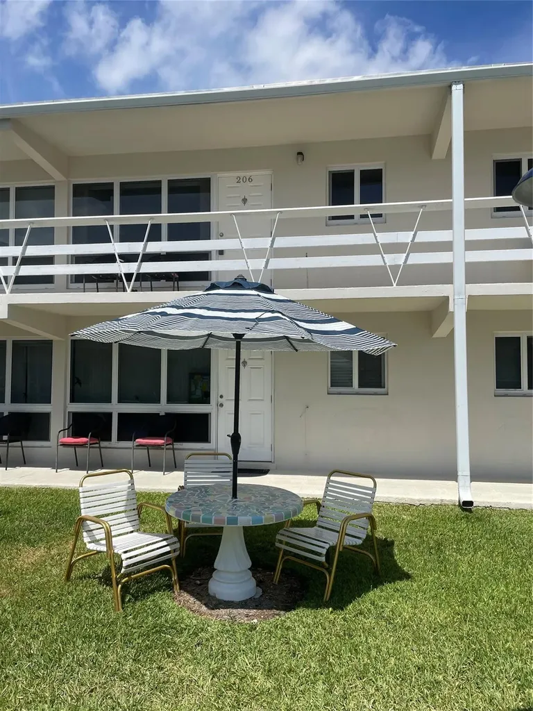 3205 SE 7th Street Pompano Beach FL 33062