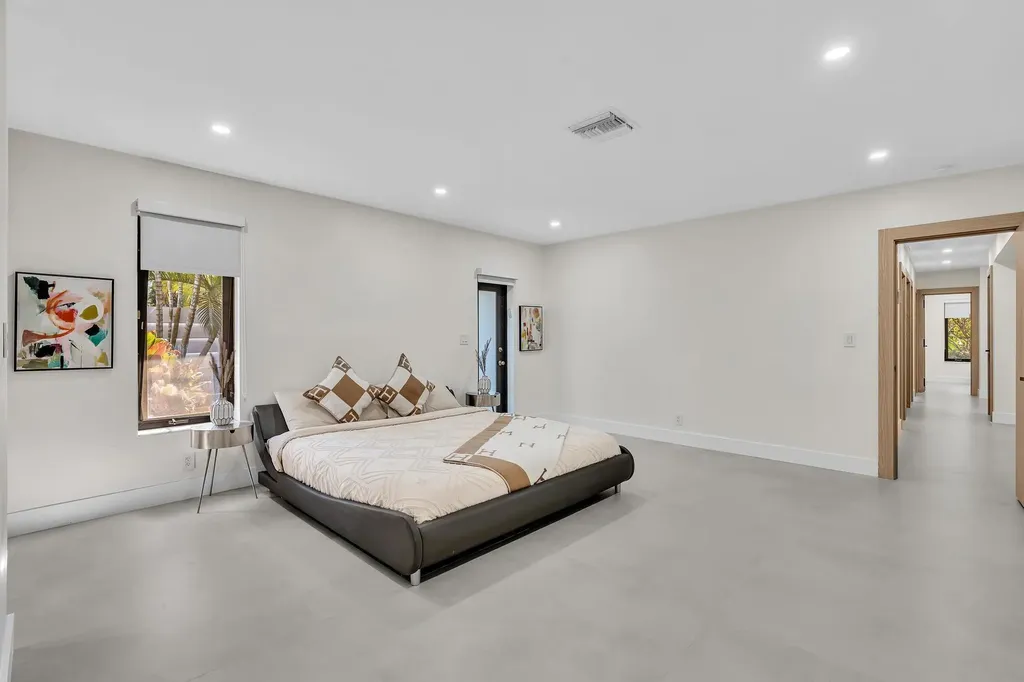 3111 N 52nd Avenue Hollywood FL 33021