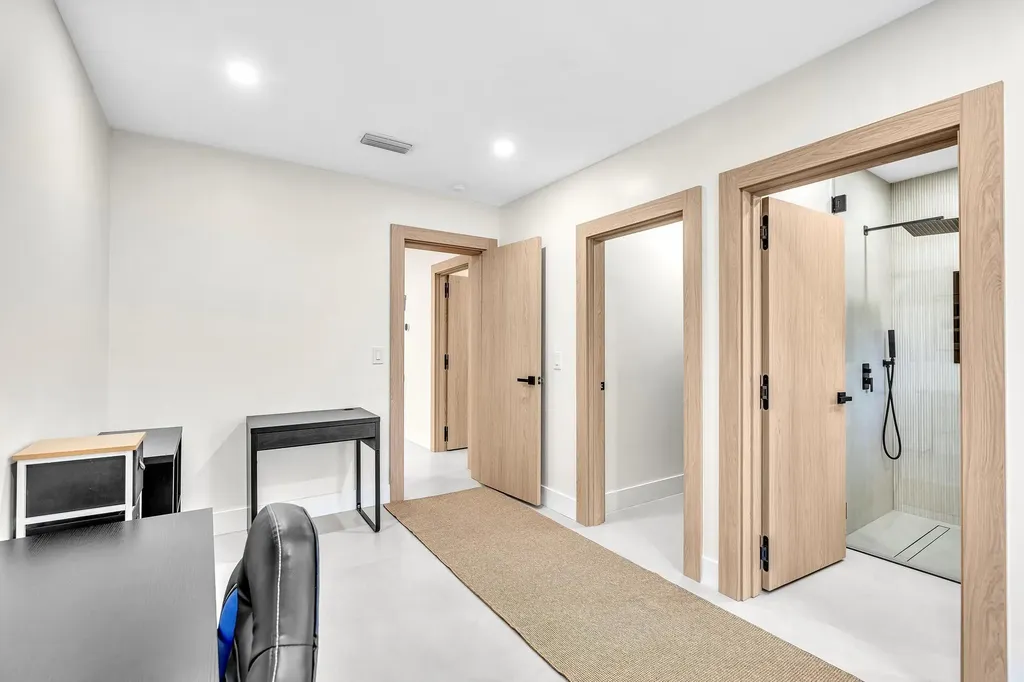 3111 N 52nd Avenue Hollywood FL 33021