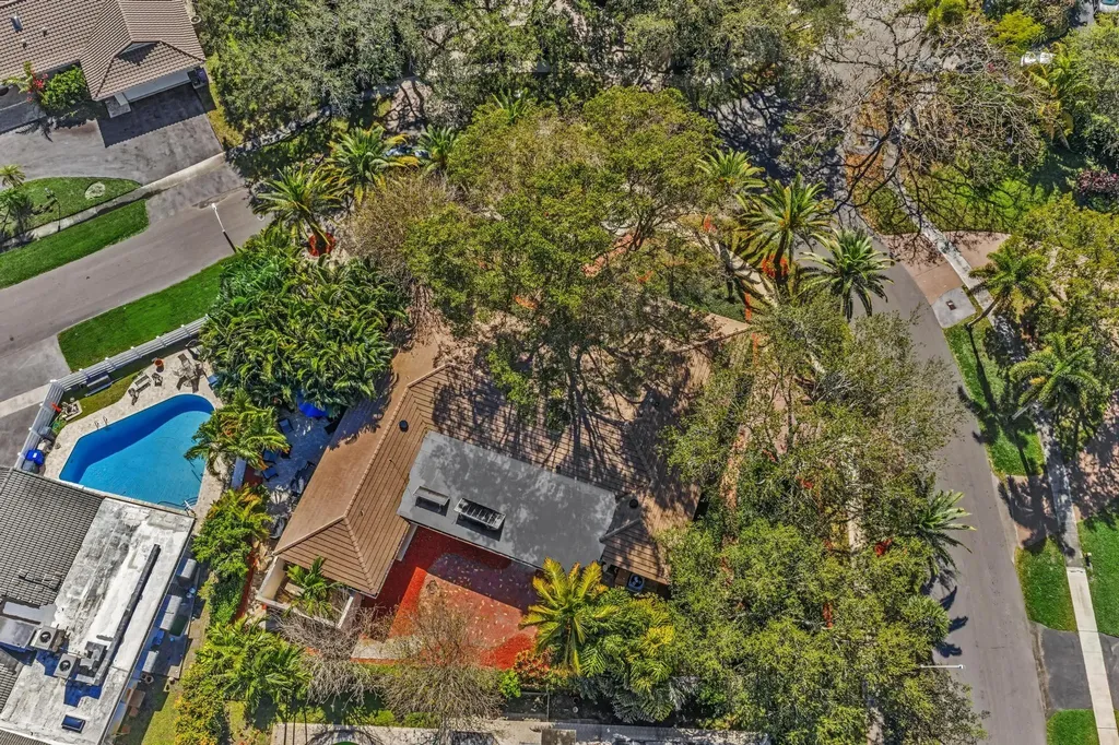 3111 N 52nd Avenue Hollywood FL 33021