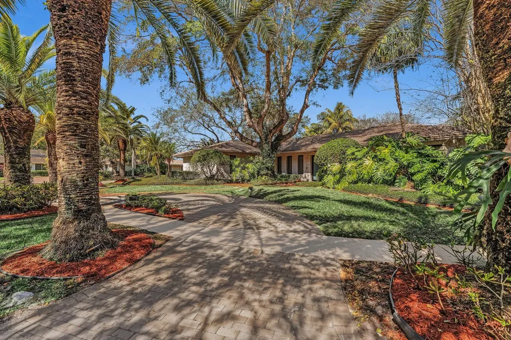 3111 N 52nd Avenue Hollywood FL 33021