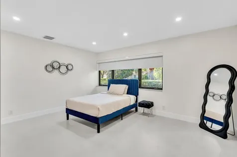 3111 N 52nd Avenue Hollywood FL 33021