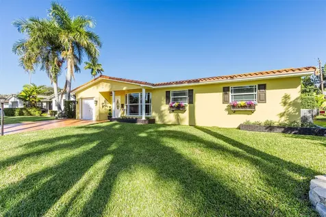 1017 NE 4th Street Hallandale Beach FL 33009