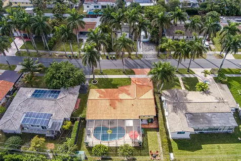 1017 NE 4th Street Hallandale Beach FL 33009