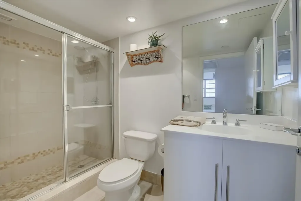 3000 S Ocean Drive Hollywood FL 33019